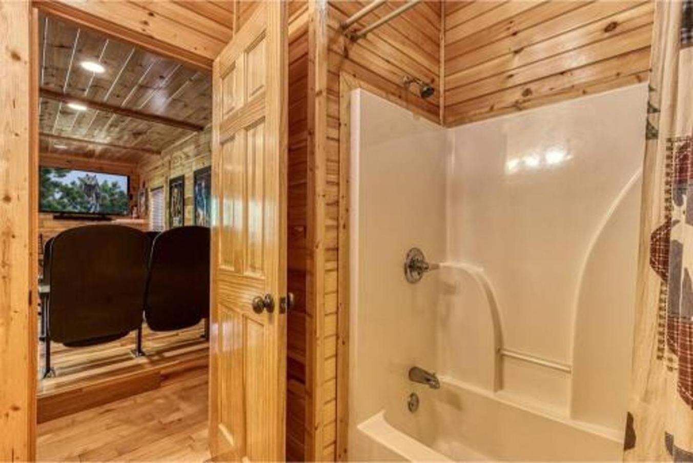גטלינבורג Dreams Come True With This Luxury Cabin! מראה חיצוני תמונה